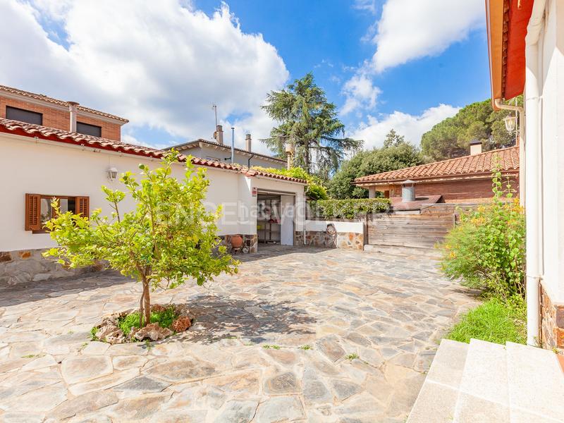 Foto 75138b22-153c-4f96-8482-9c520f14e041. Haus mit heizung parking pool in Mira-sol Sant Cugat del Vallès