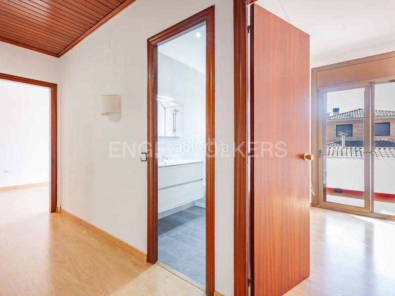 Foto 9198870b-471d-42d3-abe4-c960bb614161. Haus mit heizung parking pool in Mira-sol Sant Cugat del Vallès