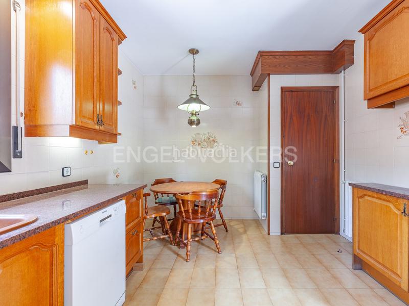 Foto 95619446-3b0c-4cb3-9c74-46ba6897f535. Haus mit heizung parking pool in Mira-sol Sant Cugat del Vallès