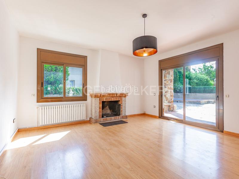 Foto 9bee002a-6d2a-4514-84ca-55eb1b6b90ee. Haus mit heizung parking pool in Mira-sol Sant Cugat del Vallès