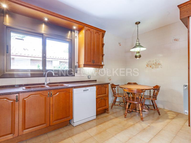 Foto d8045ffc-54e9-4d26-bc69-62a414beec72. Haus mit heizung parking pool in Mira-sol Sant Cugat del Vallès