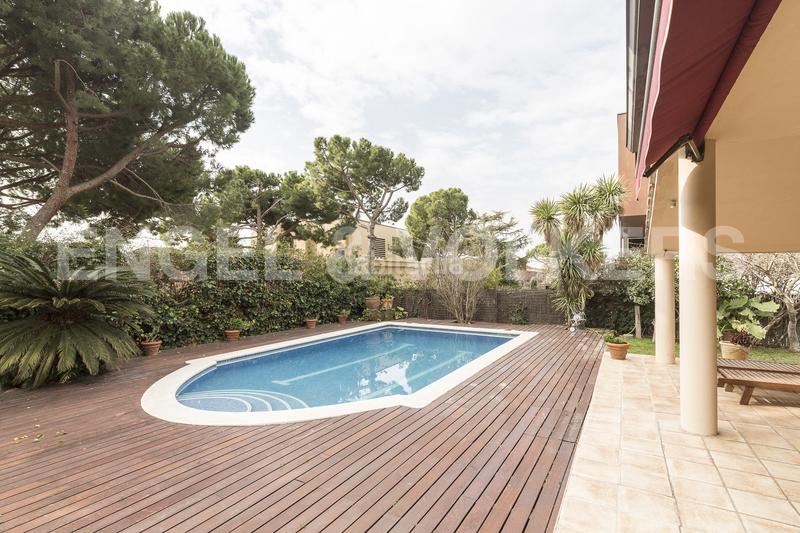 Foto 31886fbd-a561-4d54-814f-4bdb73136a3b. Affitto casa con riscaldamento parcheggio piscina in Esplugues de Llobregat