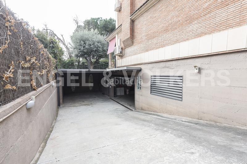 Foto ecb919c6-d15d-418f-bce0-d25fe563fda4. Affitto casa con riscaldamento parcheggio piscina in Esplugues de Llobregat