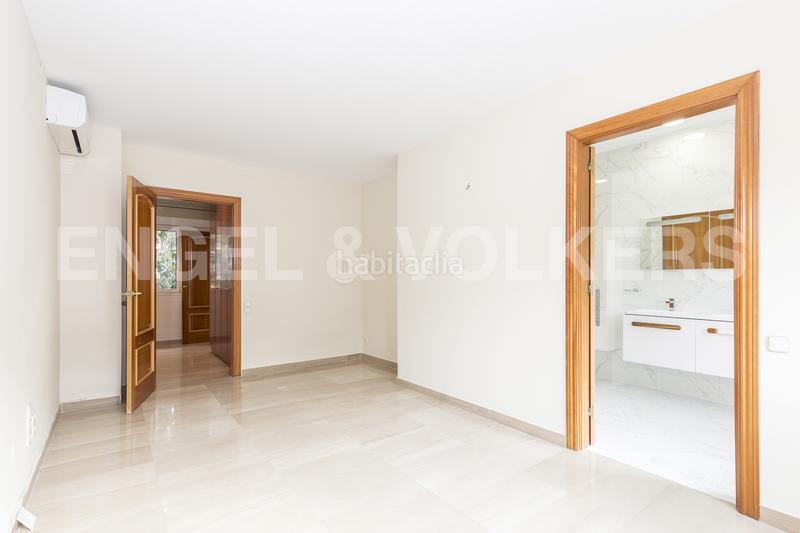 Foto 7d7a9ee6-4e0a-4030-8a30-d30ca262035d. Alquiler casa espectacular casa con gran jardín y pisicina en Esplugues de Llobregat