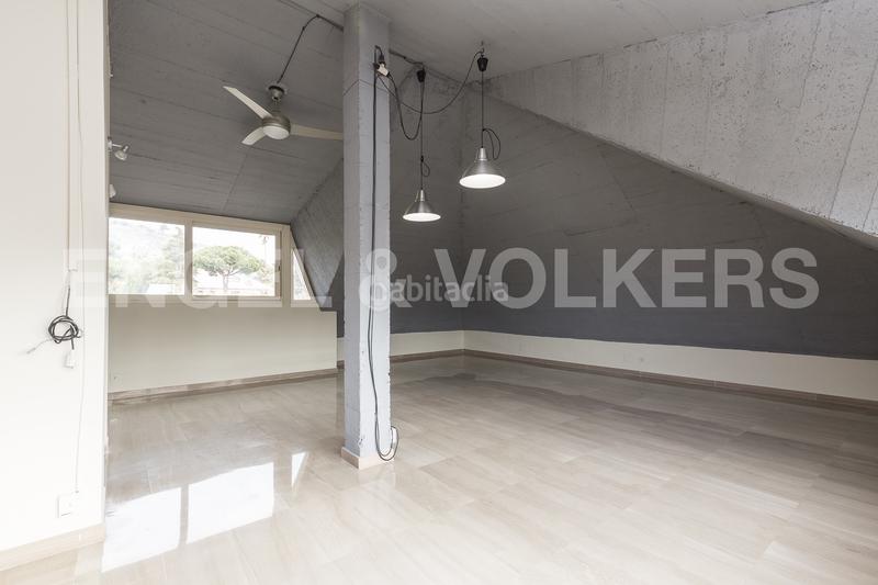 Foto 50cd9ea8-d3c5-42ed-a178-cd98c3a24b7b. Location maison avec chauffage parking piscine dans Esplugues de Llobregat