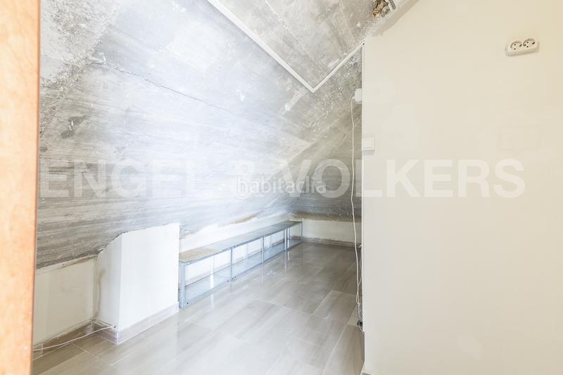 Foto 1438f0c4-60c5-4cb4-a710-1341aed4b4d8. Miete haus mit heizung parking pool in Ciutat Diagonal Esplugues de Llobregat