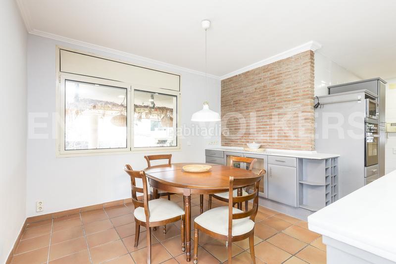 Foto e9e22f9a-528a-4737-92f7-a0ac68ae09ff. Miete haus mit heizung parking pool in Ciutat Diagonal Esplugues de Llobregat