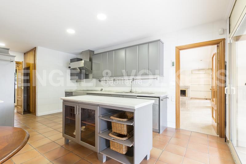 Foto b1c08ce5-8c44-4d56-8f59-a3a4cc0a8331. Rent house with heating parking pool in Ciutat Diagonal Esplugues de Llobregat