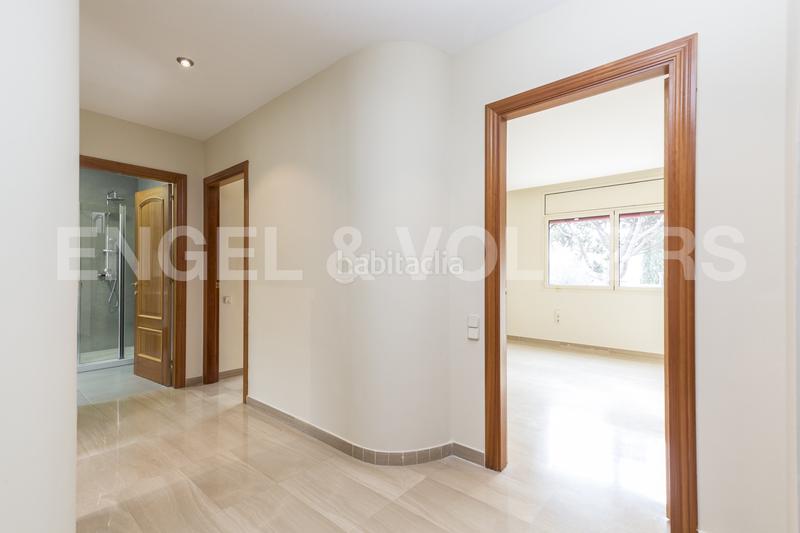 Foto b5e4efa0-6b2f-4bf2-99c6-f88e7bae8a1c. Rent house with heating parking pool in Ciutat Diagonal Esplugues de Llobregat