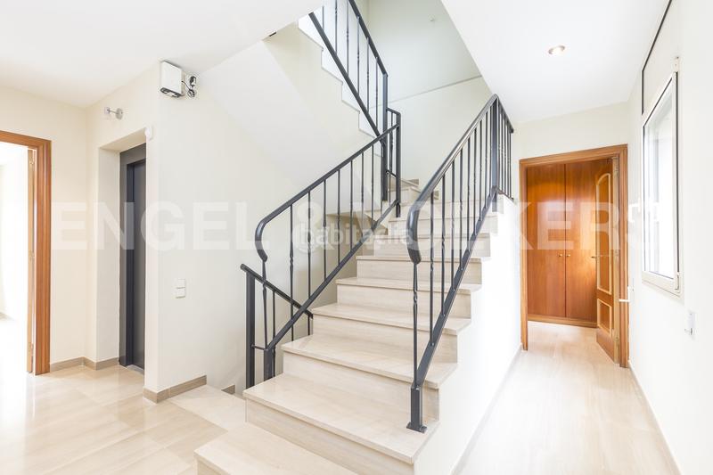 Foto bba9e144-348a-47a7-9ecd-90e27360c450. Rent house with heating parking pool in Ciutat Diagonal Esplugues de Llobregat