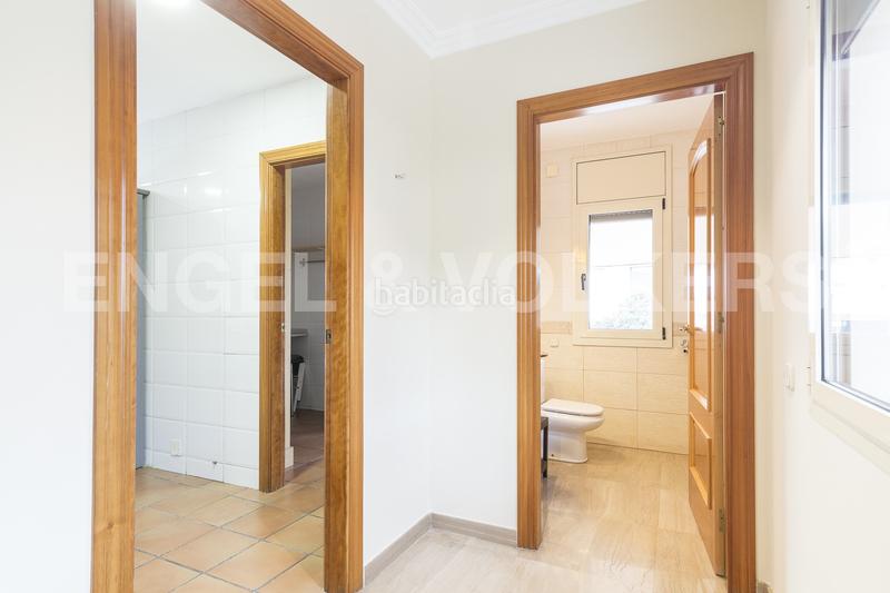 Foto fa8e23e8-1447-4ab1-b6be-c24e9e516f48. Rent house with heating parking pool in Ciutat Diagonal Esplugues de Llobregat