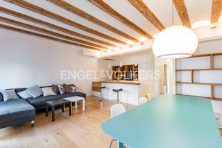 Lloguer Apartament a Gòtic. Acogedor y luminoso piso de tres habitaciones