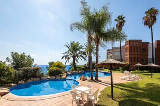 Rent Flat in Llevant. Exclusiva vivienda familiar con acceso directo a la playa y vist