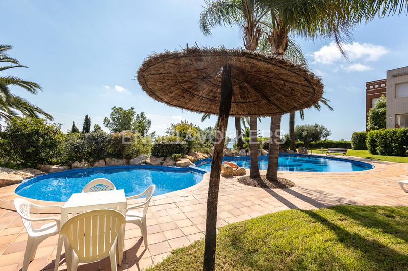 Foto 0f5954db-5bc7-4b7f-bf58-e78719665ce6. Alquiler piso exclusiva vivienda familiar con acceso directo a la playa y vistas al mar en Tarragona