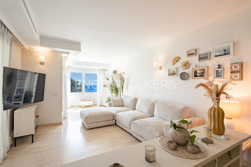 Foto 2c4634ae-dc96-4803-a9aa-93c44f57ba2b. Alquiler piso exclusiva vivienda familiar con acceso directo a la playa y vistas al mar en Tarragona