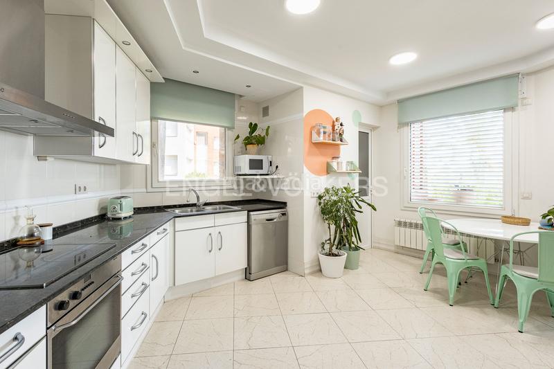 Foto 33846d56-f1cb-4a99-830d-fa3e75f0e058. Alquiler piso exclusiva vivienda familiar con acceso directo a la playa y vistas al mar en Tarragona