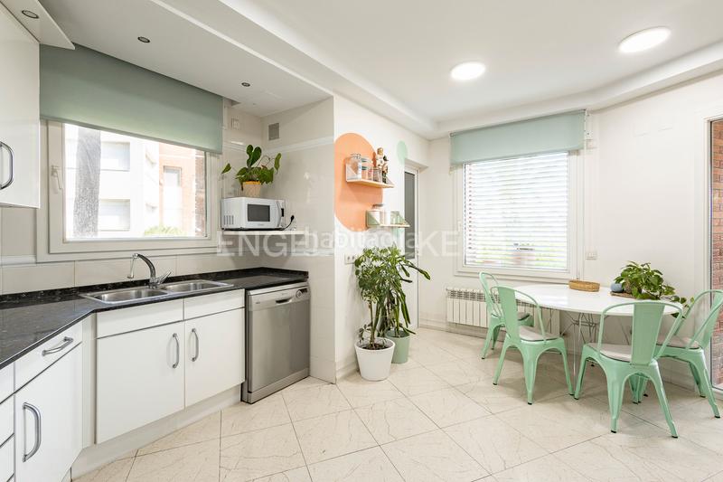 Foto 965b142f-4d88-451d-a28d-157d862fb50a. Alquiler piso exclusiva vivienda familiar con acceso directo a la playa y vistas al mar en Tarragona