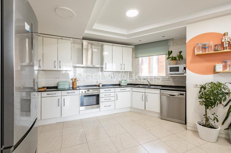 Foto 96a07548-b178-457c-9627-f4cde4ab81e0. Alquiler piso exclusiva vivienda familiar con acceso directo a la playa y vistas al mar en Tarragona