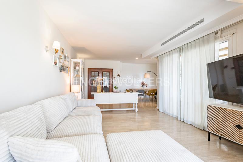 Foto 97d82be6-d457-4f11-aeeb-55948649e80d. Alquiler piso exclusiva vivienda familiar con acceso directo a la playa y vistas al mar en Tarragona