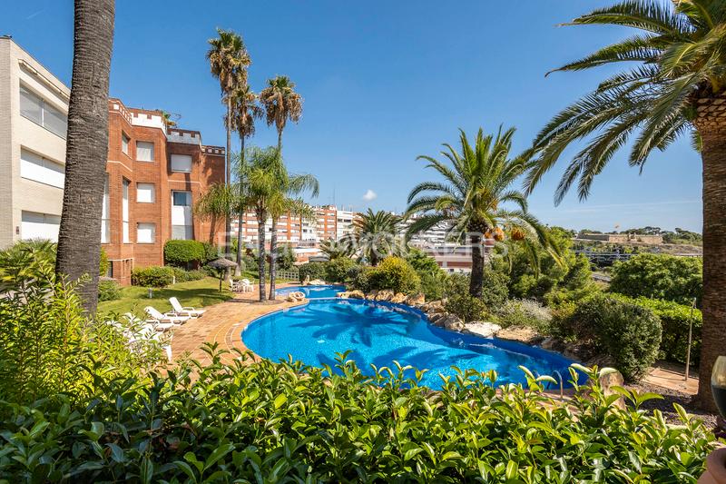 Foto b3f102c9-512c-4079-b80c-abec6d68c661. Rent flat with heating parking in Llevant Tarragona