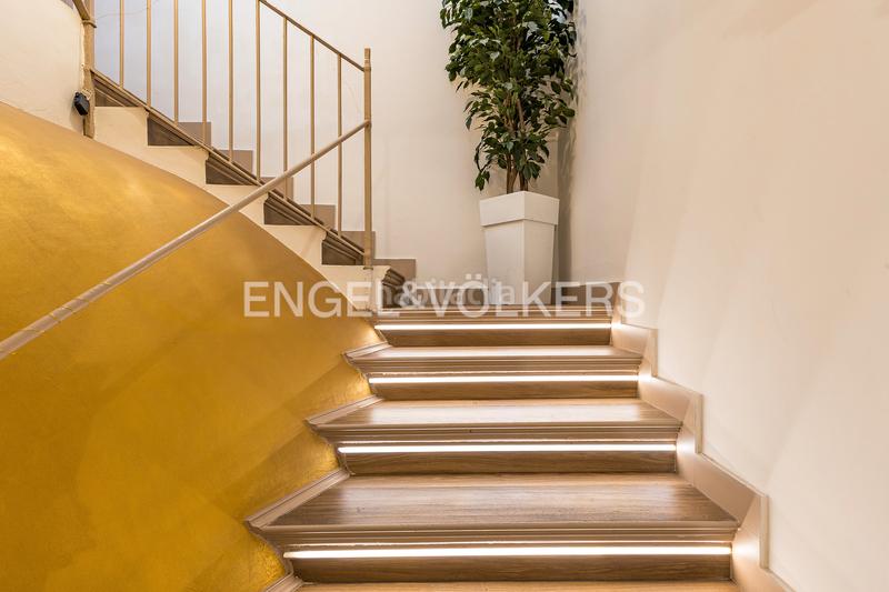 Foto 3844b8c7-67e9-42c4-bcb2-4facc3f62e80. Casa amb calefacció a Barri de les Corts Barcelona