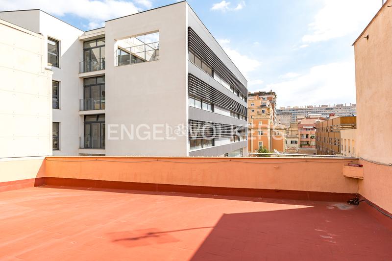 Foto 5511d38a-fc2b-4eb2-bc2b-8826a42164f2. Casa amb calefacció a Barri de les Corts Barcelona