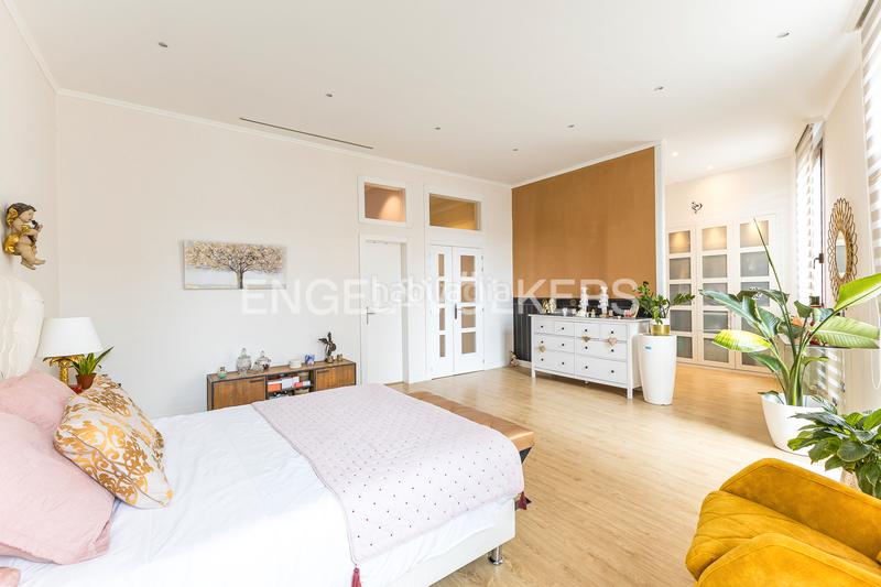 Foto 64bb26f6-8bbf-497f-b837-94e0247faebd. Casa amb calefacció a Barri de les Corts Barcelona