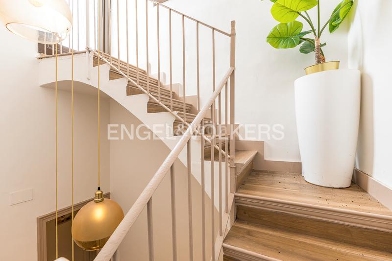 Foto 84f55c19-0347-4e0c-b033-ab1419be4c59. Casa amb calefacció a Barri de les Corts Barcelona