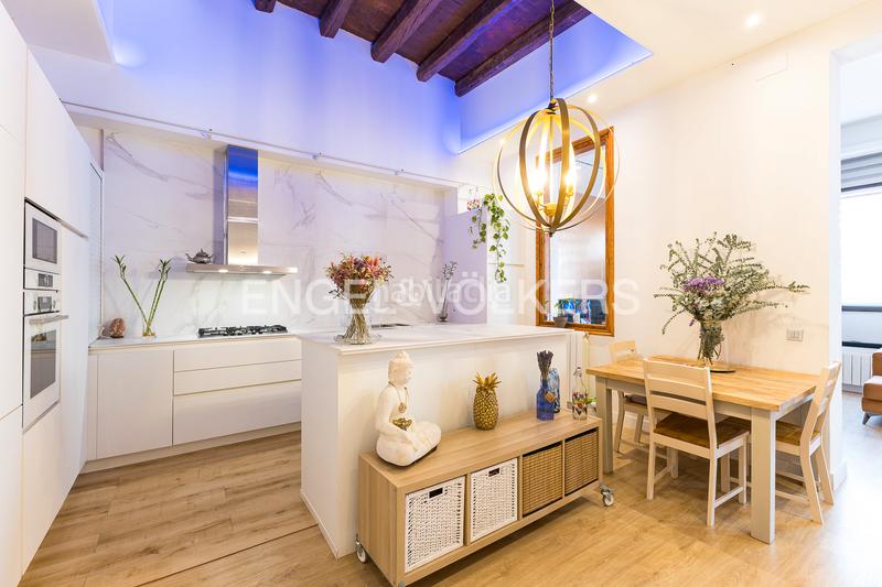 Foto 8fab0c2b-800b-4c3b-adb8-2e2fb3ffabd5. Casa amb calefacció a Barri de les Corts Barcelona