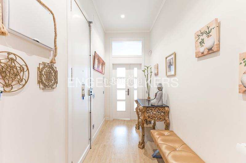 Foto 908745df-513e-4c2b-b25f-f6b593a85c2c. Casa amb calefacció a Barri de les Corts Barcelona