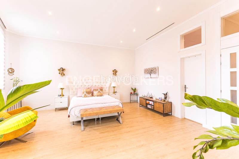 Foto a030a1ac-e582-4e49-877b-16ca7e8044ac. Casa amb calefacció a Barri de les Corts Barcelona