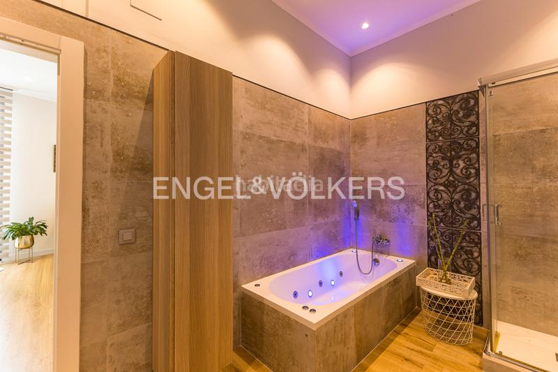 Foto abaf92f3-0292-49b7-8a48-faab286811d0. Casa amb calefacció a Barri de les Corts Barcelona