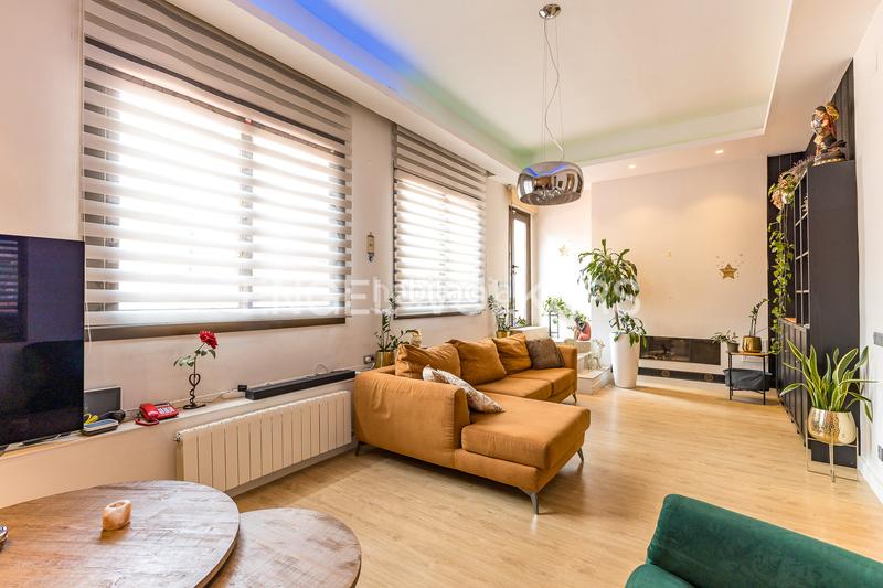 Foto b046a929-1dad-4aee-b3be-3ef3521392fd. Casa amb calefacció a Barri de les Corts Barcelona