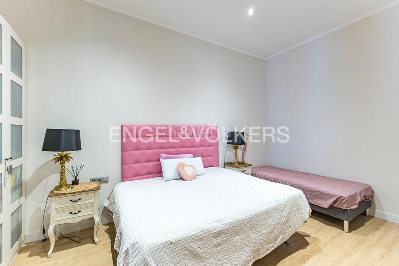 Foto ca614bcc-29f9-47db-a692-42cf66c87c55. Casa amb calefacció a Barri de les Corts Barcelona