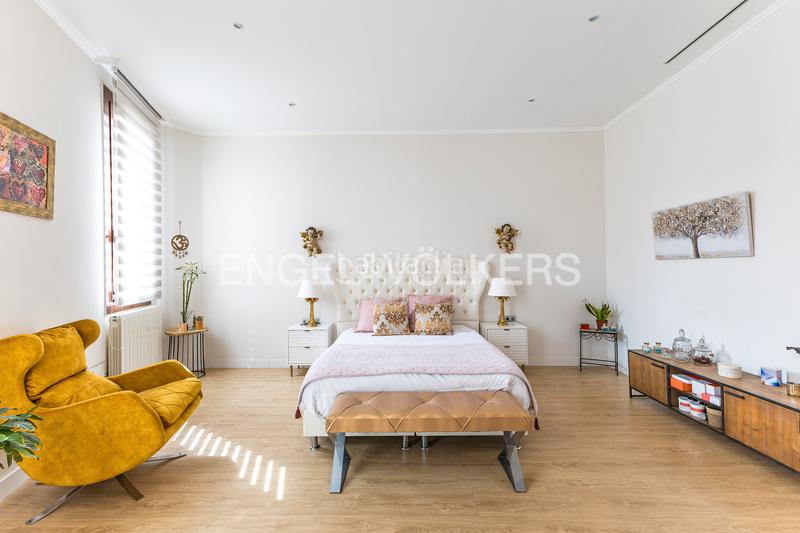 Foto d53804ef-960f-4c5f-b665-1e911305e680. Casa amb calefacció a Barri de les Corts Barcelona