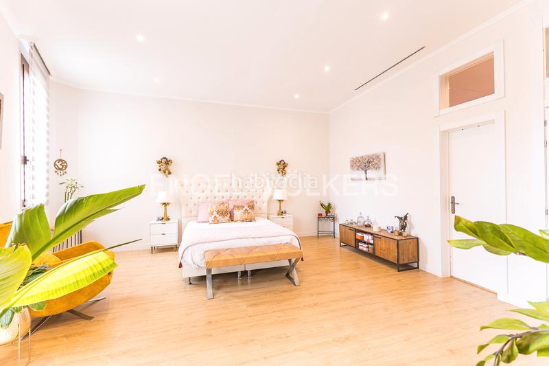 Foto e0376216-8e25-4fd3-9ce2-41de6c7772dc. Casa amb calefacció a Barri de les Corts Barcelona