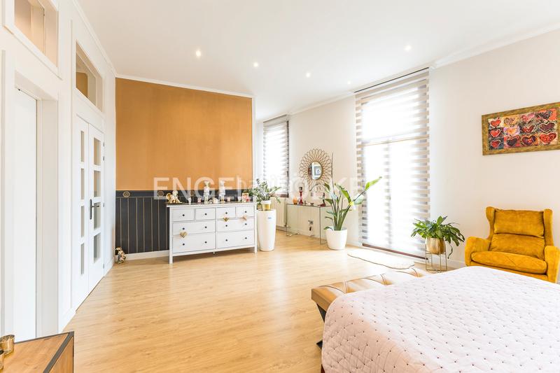 Foto f6a01934-4ea4-4add-815c-c74aeb6486cc. Casa amb calefacció a Barri de les Corts Barcelona