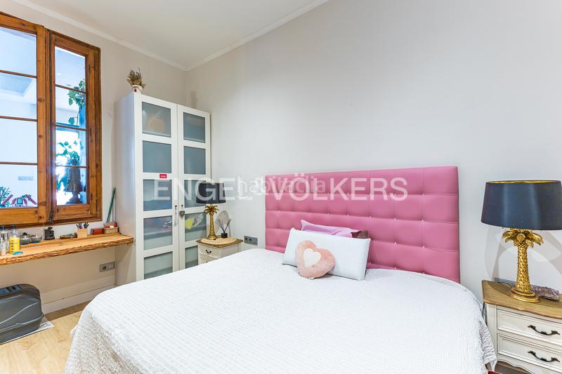 Foto fd7a4c27-ce79-4484-9e84-7af7d266381f. Casa amb calefacció a Barri de les Corts Barcelona