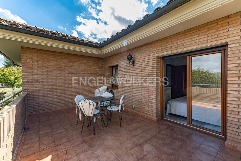 Foto 063be504-6cc0-43b0-bee6-09a432636f0c. Affitto casa con riscaldamento parcheggio piscina in Sant Cugat del Vallès