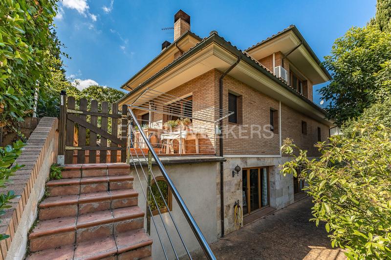 Foto 5e2a2353-e59e-4e8a-b244-30f2d374e165. Affitto casa con riscaldamento parcheggio piscina in Sant Cugat del Vallès