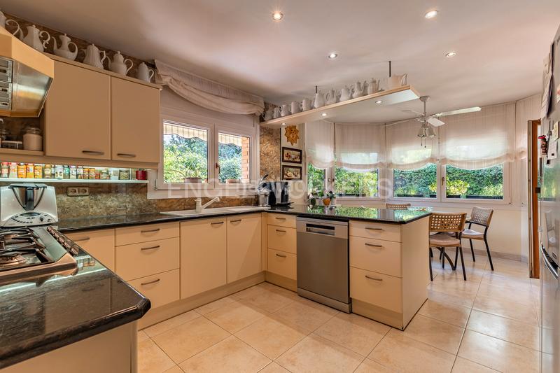 Foto ef924de8-2c35-44f5-be88-0d19ebe8d9d1. Location maison avec chauffage parking piscine dans Sant Cugat del Vallès