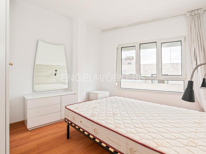 Foto e62e19eb-029b-441a-bf10-87799fac84ea. Rent apartment with heating in Hostafrancs Barcelona