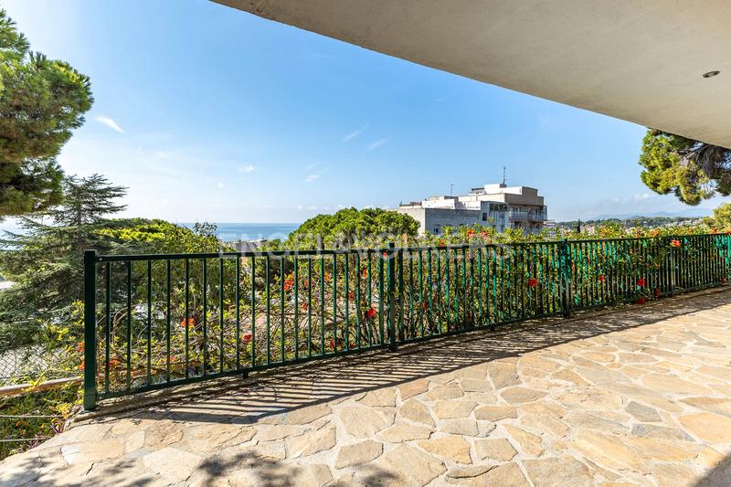 Foto 2f1e10d4-c139-4299-b13f-6185e1a52597. Lloguer apartament amb calefacció aparcament a Caldes d´Estrac