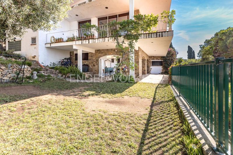 Foto 377a2cb0-011f-4a93-8605-4a8f3f09b3e5. Lloguer apartament amb calefacció aparcament a Caldes d´Estrac