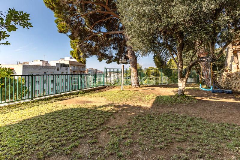 Foto b3c1beef-4eef-4af2-888b-2d32c7f072a1. Lloguer apartament amb calefacció aparcament a Caldes d´Estrac