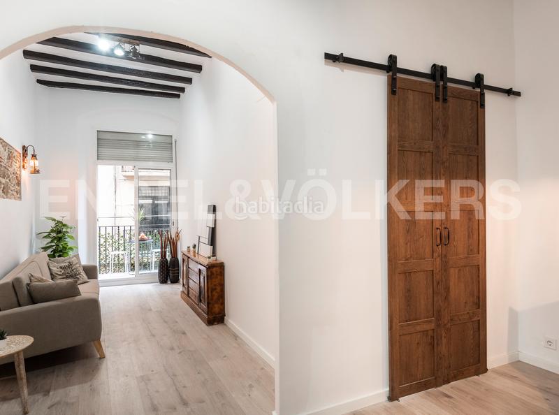 Foto 3543979a-4736-4836-bf6e-07a5e927d99c. Alquiler apartamento bonito piso temporal en el corazón en Barcelona