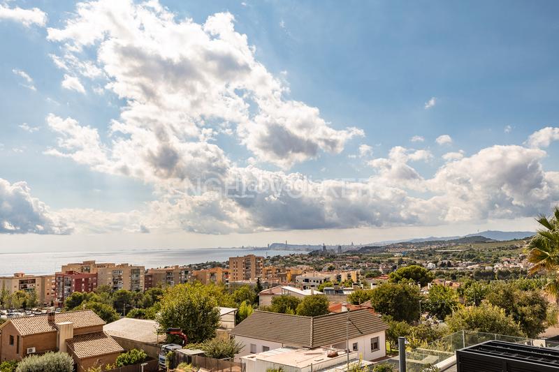 Foto 06d4c796-84a7-4e17-b59f-c76840d53a5a. Casa exquisita casa de lujo con vistas panorámicas al mar en Teià