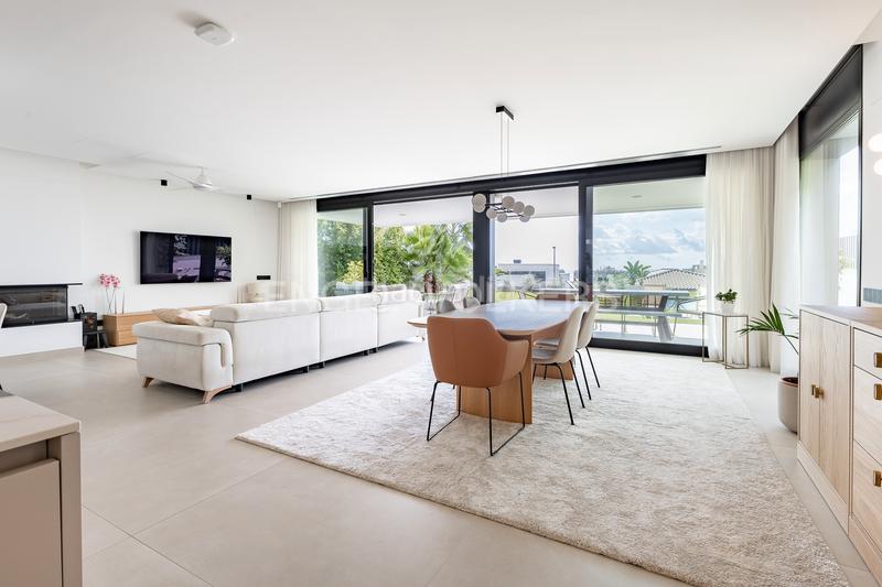 Foto 47bb529d-b34d-40b8-b9ad-11ed9be877ce. Casa exquisita casa de lujo con vistas panorámicas al mar en Teià