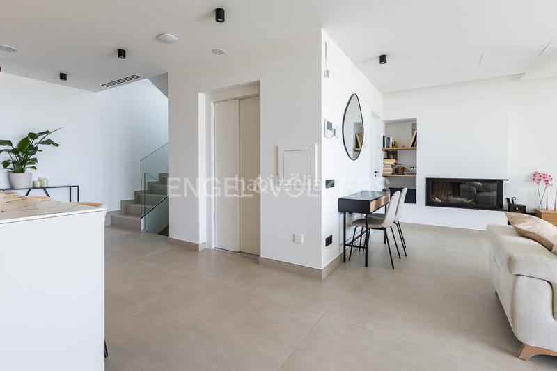 Foto f2b3d65e-88d2-4d55-b61f-d6fda724d042. Casa exquisita casa de lujo con vistas panorámicas al mar en Teià