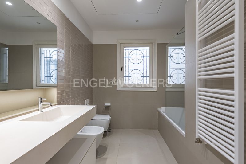 Foto abdfbf58-7d6d-45f2-9a02-ddf2f8f01fd7. Pis amb calefacció piscina a Dreta de l´Eixample Barcelona